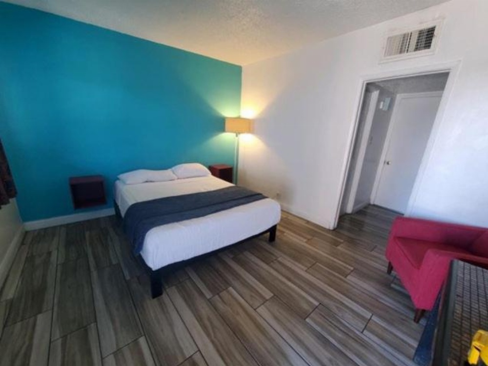 Desert Hills Motel Image 21