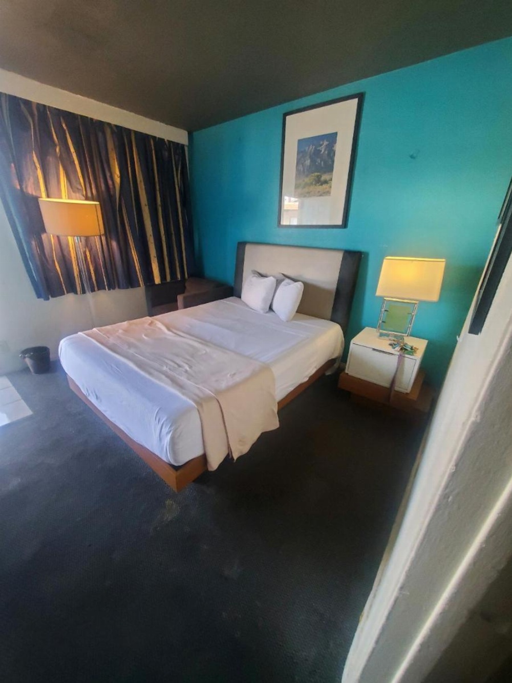 Desert Hills Motel Image 24