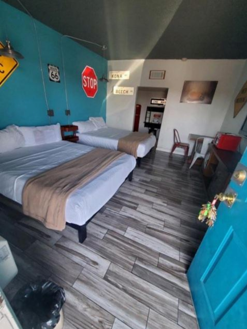 Desert Hills Motel Image 32