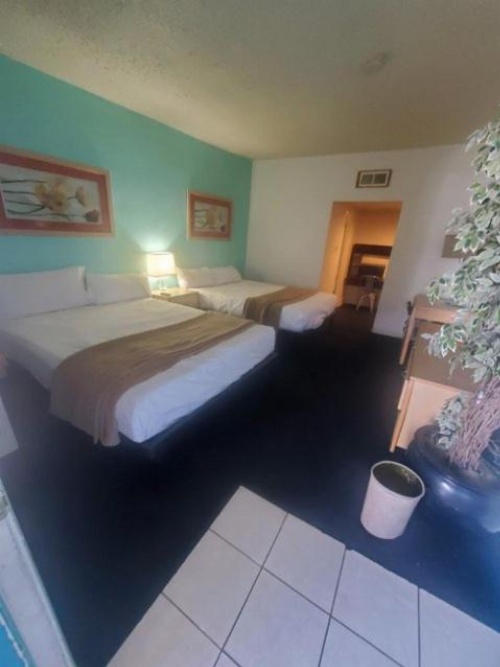 Desert Hills Motel image 38